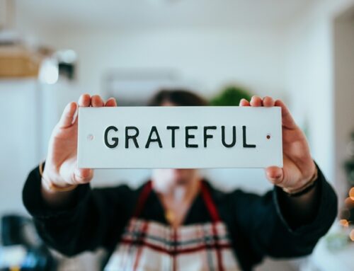 15 ways to express gratitude (that aren’t journaling!)